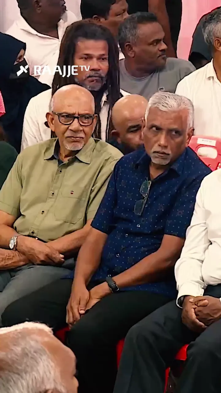 ގަލޮޅު ރައްޔިތުންނާ ރައީސް މުއިއްޒު ބައްދަލު ކުރެއްވުން: ރައްޔިތެއްގެ ޝަކުވާ ކެބިނެޓްގެ ވަކި ވަކި މިނިސްޓަރުންނަށް