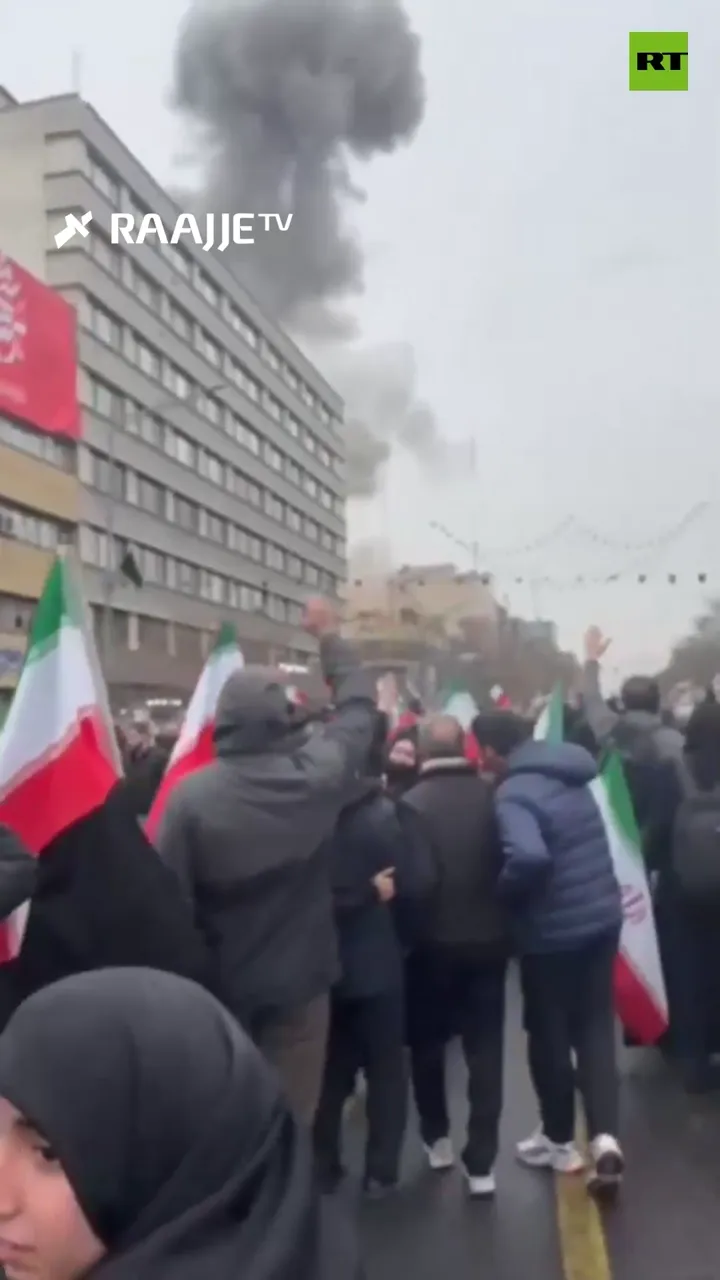 އަލް ގުދުސް ދުވަހުގެ ހިނގާލުމުގެ ބައިވެރިންގެ ކައިރިއަށް އެމެރިކާ އާއި އިސްރާއީލުގެ ބޮންތައް އޮއްސެމުންދިޔަ ނަމަވެސް، އީރާނުގެ ހިތްވަރުގަދަ ރައްޔިތުން ސާބިތުކަމާއެކު ތިބި މަންޒަރު ފެނިގެން ހިނގައްޖެ