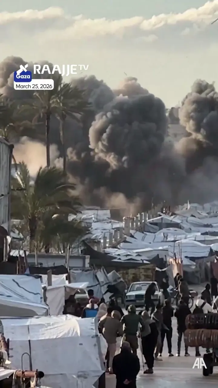 ޣައްޒާގެ މެދުތެރޭގައި އޮންނަ ޑެއިރް އަލް-ބަލާހްގެ ދެކުނު ސަރަހައްދުގައި ހާލުގައި ޖެހިފައިވާ ފަލަސްތީނު ރައްޔިތުން ދިރިއުޅެމުންދިޔަ ފޭލިގެތަކަށް އިސްރާއީލު ސިފައިން ވައިގެ މަގުން ވަރުގަދަ ހަމަލާއެއް ދީފިއެވެ.