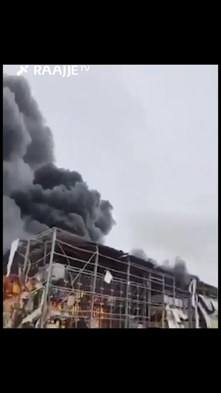 އިރާނުން ދިން ވަރުގަދަ މިސައިލް ހަމަލާތަކުގެ ސަބަބުން އިސްރާއީލުގެ ސިނާއީ ސަރަހައްދަށް ބޮޑެތި ގެއްލުންތަކެއް ލިބިފައިވާއިރު، ބީރުޝޭބާގައި ހުންނަ ނިއޮޓް ހޯވޭވް ފެކްޓްރީ ވަނީ އެއްކޮށް ބިމާހަމަވެފަ