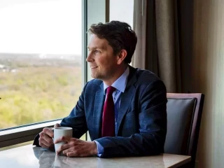 ވިލިއަމްސް އާމޮސް- ކެނެޑާގެ ގާނޫނު ހަދާ މަޖިލީހުގެ މެމްބަރެއް 