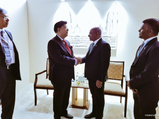 Bangladeshi Foreign Minister AK Abdul Momen and Maldivian Foreign Minister Abdulla Shahid