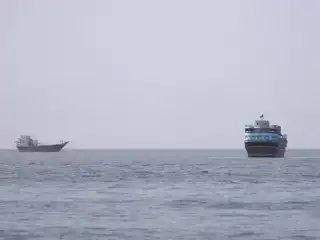 އޮމާންގެ މުސަންދަމް އައްސޭރިފަށުން ބޭރުން ހުރްމުޒް ކަނޑުއޮޅިން ދަތުރުކުރާ އުޅަނދުފަހަރު