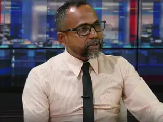 Zahir speaking during RaajjeTV's "Fala Surukhee" program.