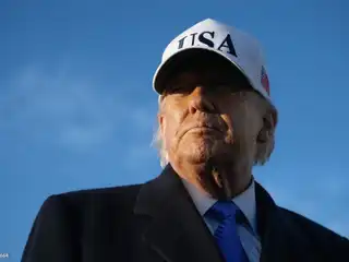 ޚަރްޖް އައިލެންޑަށް އިތުރު ހަމަލާ ތަކެއް ދޭނެ ކަމުގެ އިންޒާރު ޓްރަމްޕް ދެއްވައިފި 