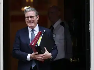 އިނގިރޭސިވިލާތުގެ ބޮޑު ވަޒީރު ކިއާ ސްޓާމާ