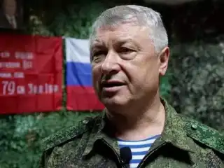 ހަމަލާ އަމާޒުވި ލެފްޓިނަންޓް ޖެނެރަލް ވްލަޑިމިއަރ އެލެކްސީވް.