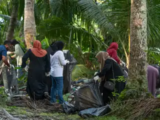 މަދިރި އާލާވާ ތަންތަން ނައްތާލުމަށް ފުވައްމުލަކު ގައި ކުރިއަށް ގެންދިޔަ ސާފުކުރުމުގެ ހަރަކާތުގެ ތެރެއިން. 27-06-2029