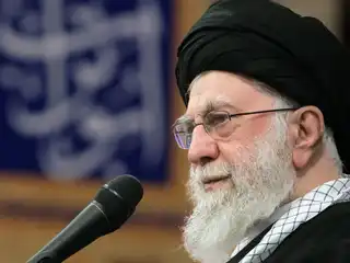 އިރާނުގެ އިސް ލީޑަރަށްޓަކައި ޤުރުބާންވުމަށް މިލިއަނުން މީހުން ތިބީ ތައްޔާރަށް ކަމަށް ބަޙްރޭނުގެ އެންމެ އިސް ދީނީ ޢާލިމު ވިދާޅުވެއްޖެ