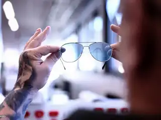 މެކްރޯންގެ އައިނަށް ދުނިޔޭގެ ސަމާލުކަން، ފަރަންސޭސި ކުންފުންޏަށް ބޮޑު ކުރިއެރުމެއް