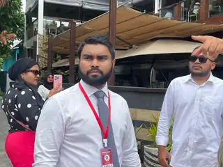 ޝަހުޒާން އަށް ވަކީލެއް އައްޔަންކުރަން ދިނީ އެންމެ ދެ ގަޑިއިރު