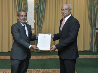 ރައީސް އިބްރާހިމް މުހައްމަދު ސޯލިހުއާއި އެންޓިކޮރަޕްޝަން ކޮމިޝަންގެ މެންބަރު އިބްރާހީމް ޝަކީލް