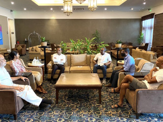 އިނގިރޭސީ ވިލާތަށް ފުރާ ވަޑައިގެންނެވުމުގެ ކުރިން ރައީސް ނަޝީދު ވެލާނާ އެއަރޕޯޓުގައި މަޑުކޮށްލައްވައިގެން