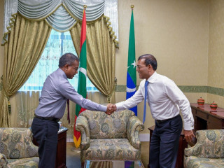 ރައީސް މުހައްމަދު ނަޝީދު އުއްތަމަ ފަނޑިޔާރު ޑރ. އަޙްމަދު ޢަބްދުﷲ ދީދީއާ ސަލާމް ކުރައްވަނީ