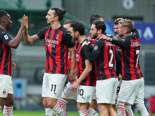 މިލާނާއި ކްރޮޓޯނޭ ބައްދަލުކުރި މެޗުގެ ތެރެއިން: މި މެޗުން މިލާން މޮޅުވީ 4-0 ން