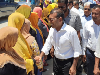 ރައްޔިތުންގެ މަޖިލީހުގެ ރައީސް މުހައްމަދު ނަޝީދު އައްޑޫ ސިޓީއަށް ވަޑައިގެން ސަޕޯޓަރުންނާއި ސަލާމްކުރައްވަނީ