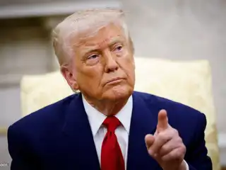 ޓްރަމްޕް: އިނގިރޭސިވިލާތުން ޗައިނާ އާ މުއާމަލާތް ކުރުމަކީ "ނުރައްކާތެރި" ކަމެއް