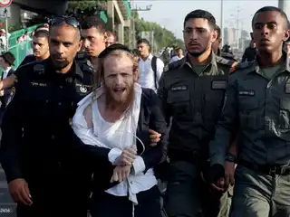 އީރާނަށް ޖާސޫސް ކޮށްދިން ކަމުގެ ތުހުމަތުގައި އިޒްރޭލު ރައްޔިތަކު އެ ގައުމުގެ އޮފިޝަލުން ހައްޔަރުކޮށްފި