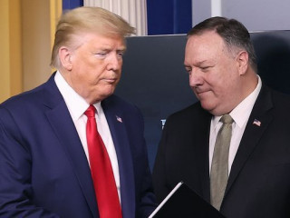 ސެކްރެޓަރީ ޕޮމްޕެއޯ ރައީސް ޑޮނަލްޑް ޓްރަމްޕް އާ ބައްދަލު ކުރައްވަނީ