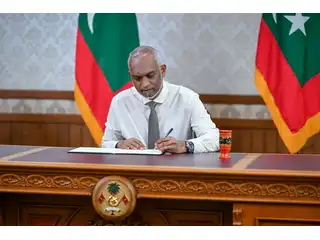 President Dr. Mohamed Muizzu has ratified the Foreign Exchange Act Amendment Bill, along with six additional pieces of legislation, during a formal ceremony.