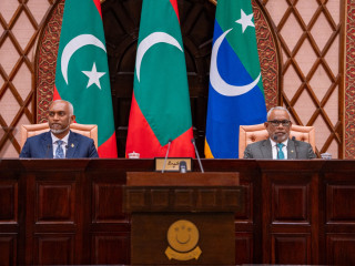 ގާނޫނު އަސާސީ އަށް ބަދަލު ގެންނަ ބިލު 10 ދުވަހުން ދިރާސާ ކޮށް ނިންމަން ފާސް ކުރީ 6 މިނެޓުން!