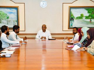 President Ibrahim Mohamed Solih on Sunday, met with members of Himmafushi Island Council, at the President’s Office