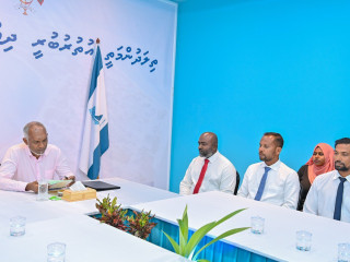 The president met members of HA. Dhidhdhoo council and WDC on Saturday