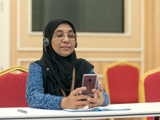 ޑިރެކްޓަރ ޖެނެރަލް އޮފް ޕަބްލިކް ހެލްތް މައިމޫނާ އަބޫބަކުރު: އާންމު ސިއްހަތު ރައްކާތެރި ކުރުމުގެ ގޮތުން އަޅަންޖެހޭ ފިޔަވަޅުތައް އެޅުމުގައި ބޮޑެތި ބާރުތަކެއް ލިބިދީފައިވޭ