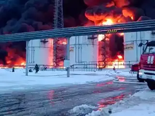 ޔޫކްރޭންގެ ޑްރޯން ހަމަލާއަކަށް ފަހު ރަޝިޔާގެ ތެޔޮ ރައްކާކުރާ ތަނެއްގައި ރޯވެފައި