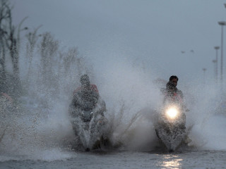 ފެނަށް ޖެހިފައި އޮތް ޗެންނާއީއަށް ވާރޭ ވެހިއްޖެ