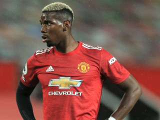 މެންޗެސްޓާ ޔުނައިޓެޑަށް ކުޅެމުން އަންނަ ފްރާންސްގެ މިޑްފީލްޑަރު ޕައުލް ޕޮގްބާ