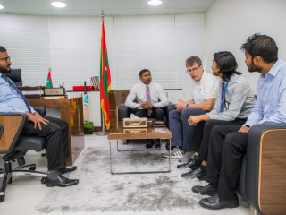 ކުޅިވަރާއި ބެހޭ ވަޒީރު ޓީޓީ މައި އިދާރާގެ ރައީސްއާއި ބައްދަލުކުރައްވައިފި