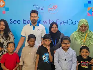 ކެއަރ ސޮސައިޓީގެ ބައިވެރިންނަށް ލޮލުގެ ފެނުން ޗެކް ކޮށް ދިނުމަށް އައިކެއަރ އިން ކުރިއަށް ގެންދިޔަ ހާއްސަ ޕްރޮގްރާމްގެ ތެރެއިން 