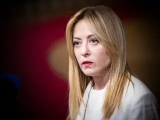 އިޓަލީގެ ބޮޑު ވަޒީރު ޖޯޖިއާ މެލޯނީ، އެކަމަނާގެ ހުށަހެޅުމަށް ރައްޔިތުން ވަނީ ނޫނެކޭ ބުނެފައި