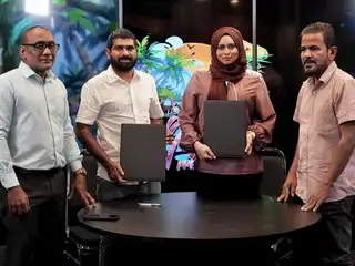  ބ. ކަމަދޫގައި ކުރިއަށްގެންދާ ފޯރިގަދަ އީދު ކުޅިވަރުތައް މި ފަހަރުވެސް ރާއްޖެޓީވީ އިން ލައިވްކުރުމާއި ގުޅޭ އެއްބަސްވުމުގައި ސޮއި ކުރުމަށް ބޭއްވި ރަސްމިއްޔާތު