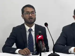 ވޯޓުގެ ސުވާލު އޮތީ މަޖިލީހުގެ އުމުރު ކުރުވާކަން ރައްޔިތުންނަށް ވަންހަނާވާ ގޮތަށް، މައްސަލަ ސުޕްރީމް ކޯޓަށް ހުށަހަޅައިފި!