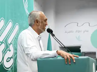 ބުރާސްފަތި ދުވަހުގެ ރޭ ޕީއެންސީން ބޭއްވި ހަރުގެ ޖަލްސާގައި ރައީސް ޑރ.މުހައްމަދު މުއިއްޒު ވާހަކަފުޅު ދައްކަވަނީ. 