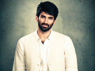 އަދިތްޔަ ރޯއީ ކަޕޫރު