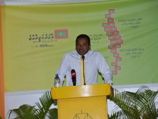 ރައީސް ޔާމީން ވެރިކަން ކުރައްވަމުން ގެންދަވަނީ ޤަދީމީ، ބިރުވެރި މެސެޖުތަކެއް ގެނެސްދޭ އުޞޫލުތަކެއްގެ މަތިން: އަލީ ނިޒާރު