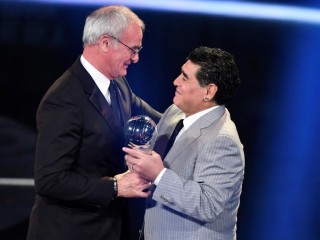 ފީފާގެ މޮޅު ކޯޗްގެ އެވޯޑް ރަނިއޭރީއަށް