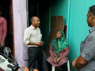 Hassan Latheef kicks off door to door campaign in Male' City