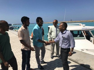 Hassan Latheef meets with residents of Noonu Atoll