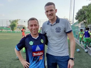 ރޫމޭނިއާގެ ޑިފެންޑަރެއް މާޒިޔާއަށް ގެނެސްފި