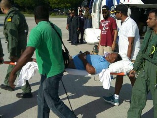 ފުޅިއަޅައިގެން ފީނަނިކޮށް ޑީކޯވި މީހަކު ހެލިކޮޕްޓަރުގައި ގަމަށް ގެންގޮސްފި