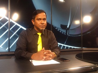 ރައީސްގެ ދެކަނބަލުންނަށް ތައުރީފް ކުރައްވަނީ ރުއްސަން: ނާޒިމް