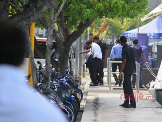  އަދީބަށް ސިއްހީ ފަރުވާ ނުދޭ މައްސަލައިގެ ތެރެއަށް ބައިނަލްއަގުވާމީ މުޖުތަމައުން ވަދެއްޖެ: ޑރ ޝަހީދު