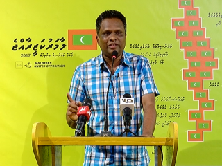 ސަރުކާރުން ޕްރޮޖެކްޓްތައް ހިންގަނީ ތިން ގުނަ އަގު ބޮޑުކޮށް: އާޒިމް