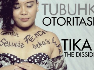 އިންޑޮނޭޝިޔާއަށް ނިސްބަތްވާ ކަރްތިކާ ޔަހްޔާ (ތީކާ) އަކީ އަންހެނުން ބާރުވެރިކުރުމަށް މަސައްކަތްކުރާ ލަވަކިޔުންތެރިއެއް