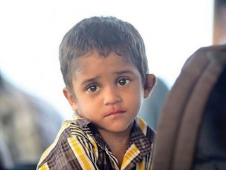 ފުލުސް ކޮމާންޑަރަކާއި ޖެންޑާގެ ހަތަރު މުވައްޒަފަކަށް ދައުވާކުރަން ފޮނުވައިފި