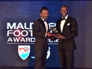 މޮޅު ކުޅުންތެރިޔަކަށް ސެންޓޭ، މޮޅު ކޯޗަކަށް ނިޒާމްބެ އަދި އުންމީދީ ކުޅުންތެރިޔަކަށް ރިޒޭ